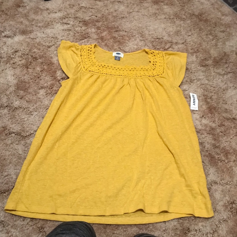 Old navy yellow top